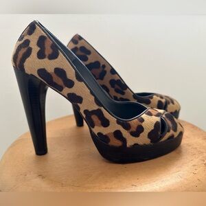 🦋Stuart Weitzman Animal Print Heels